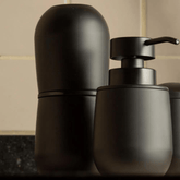 Porta Sabonete Liquido Belly Soft Preto 290ml - Ela Decora